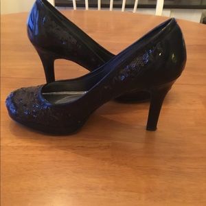Tahari Cheryl Pumps
